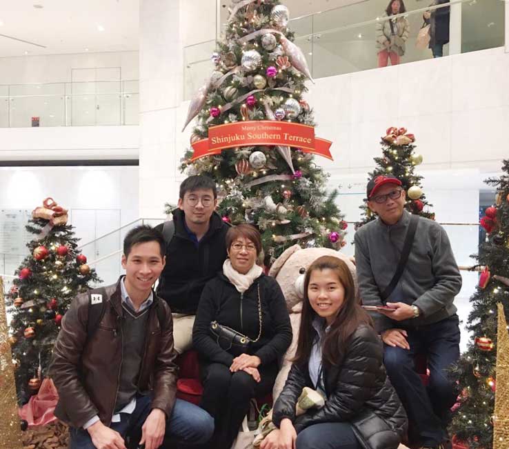 From DC Viola and family in Tokyo: Merry Christmas to all in District 331, 24 Dec 2016